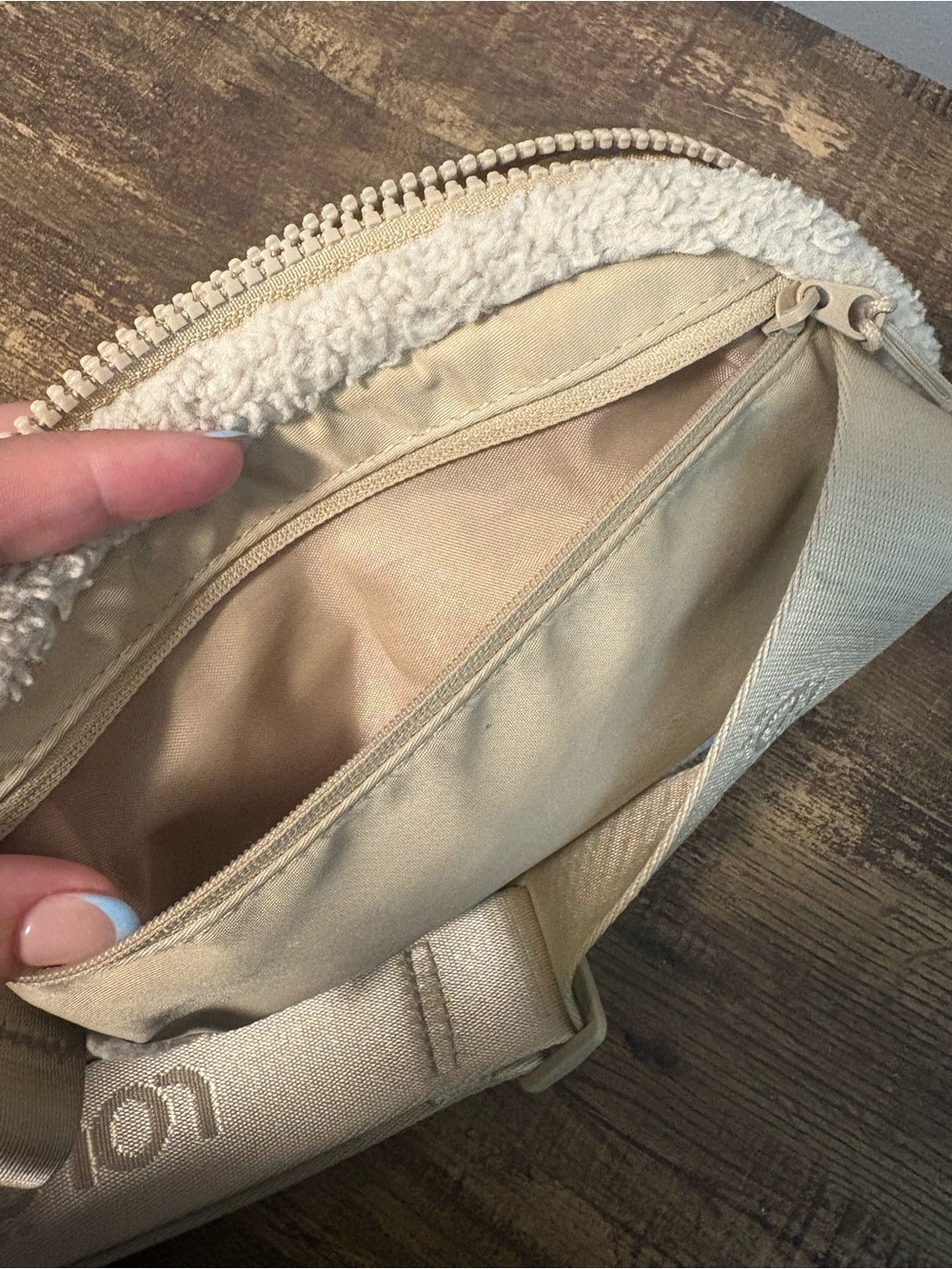 Lole Sherpa Belt Bag - Picture 3 of 7